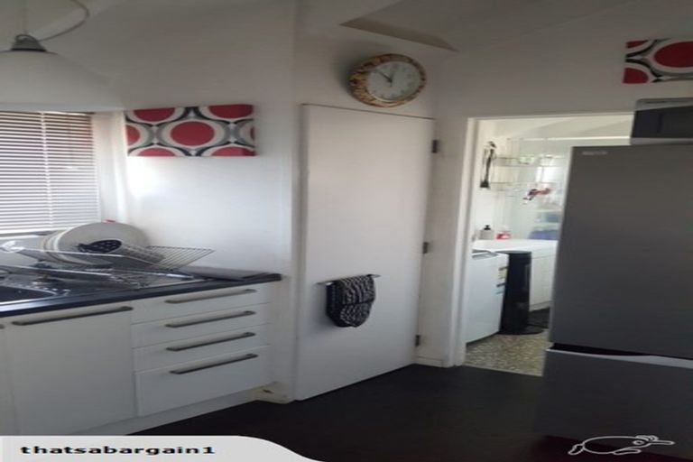 Photo of property in 18/125 Queens Drive, Lyall Bay, Wellington, 6022