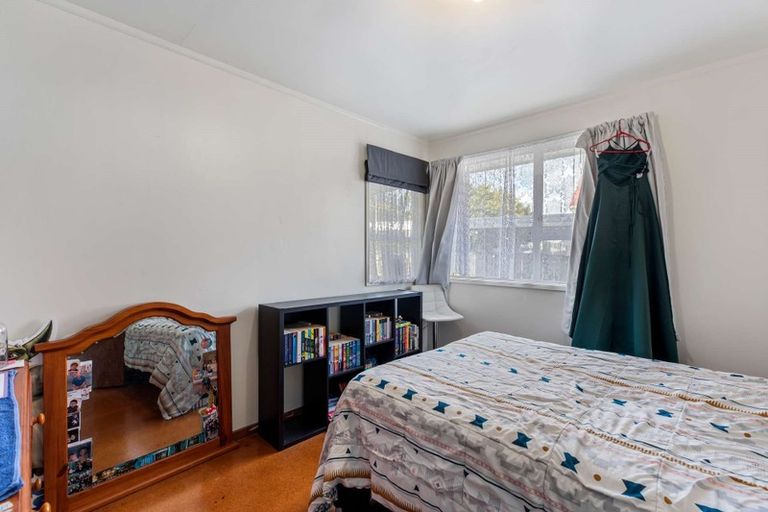 Photo of property in 70 Helena Street, Massey, Auckland, 0614