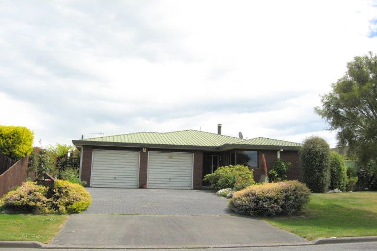 Photo of property in 2 Grove Place, Rangiora, 7400