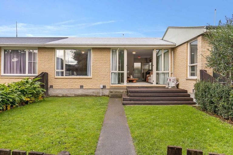 Photo of property in 2/43 Whitmore Street, Edgeware, Christchurch, 8013