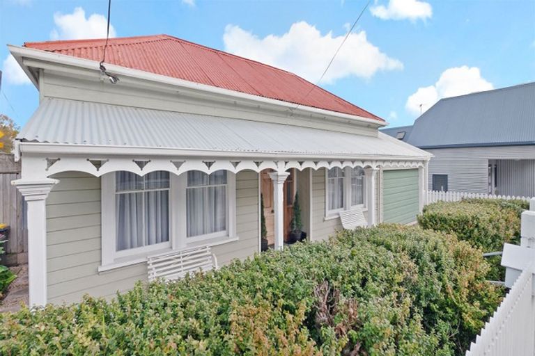 Photo of property in 1 Exeter Street, Lyttelton, 8082