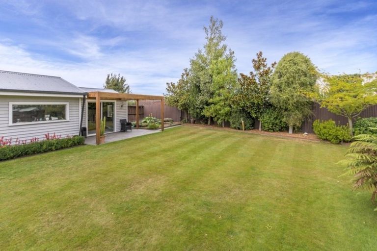 Photo of property in 39 Denise Crescent, Hornby, Christchurch, 8042