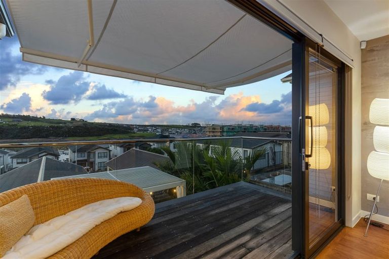 Photo of property in 19 Turutu Place, Long Bay, Auckland, 0630