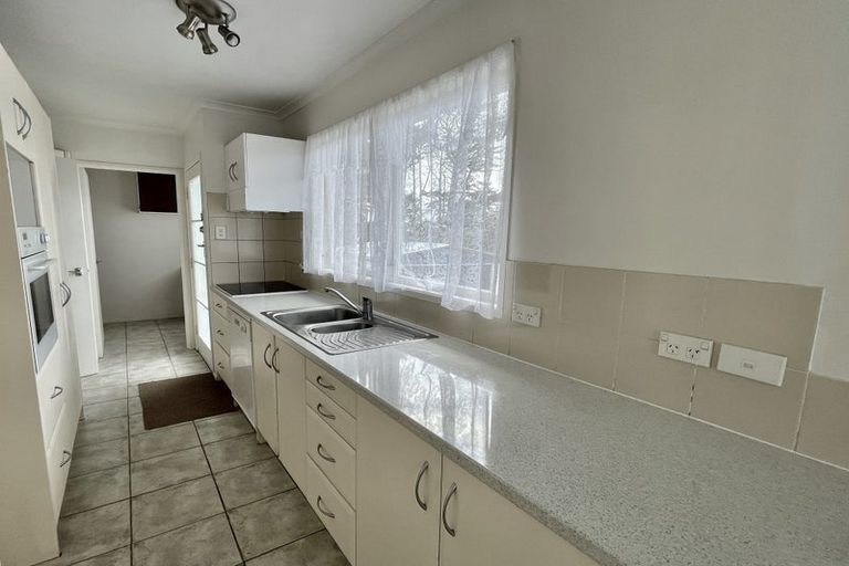 Photo of property in 11 Thornlow Street, Glendene, Auckland, 0602