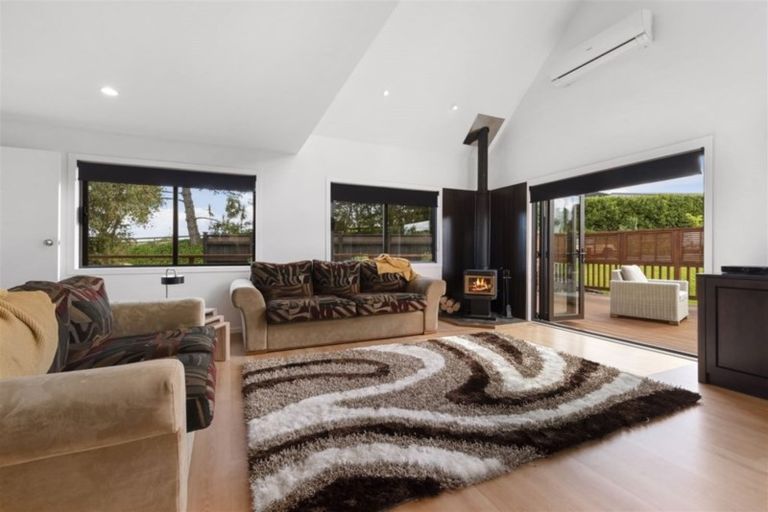 Photo of property in 42 Weza Lane, Kumeu, 0810