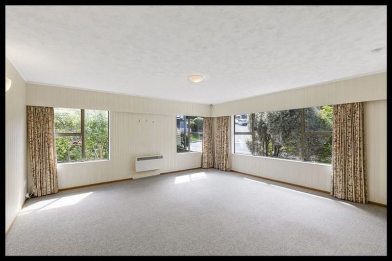 Photo of property in 53 Amapur Drive, Khandallah, Wellington, 6035