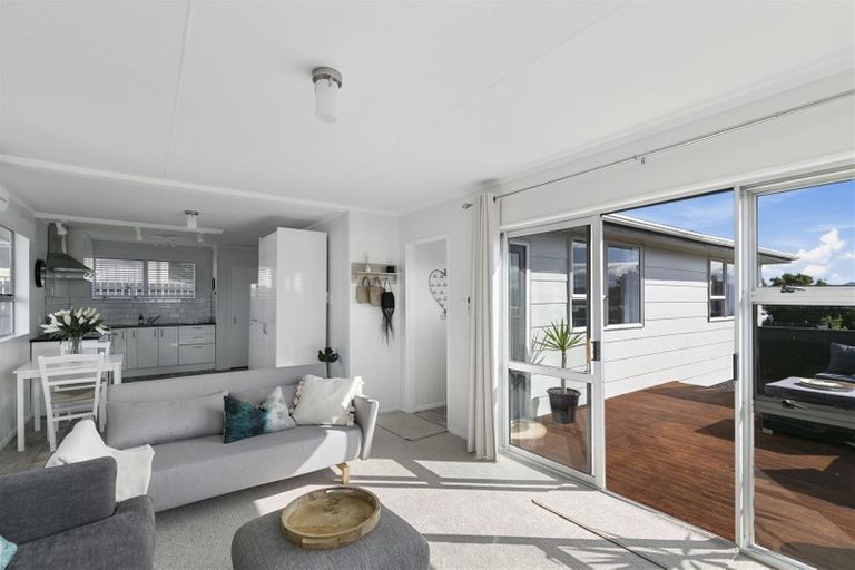 Photo of property in 41 Almora View, Ascot Park, Porirua, 5024