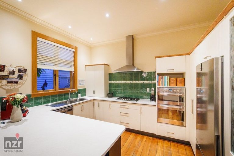 Photo of property in 74 Brightwater Terrace, Terrace End, Palmerston North, 4410