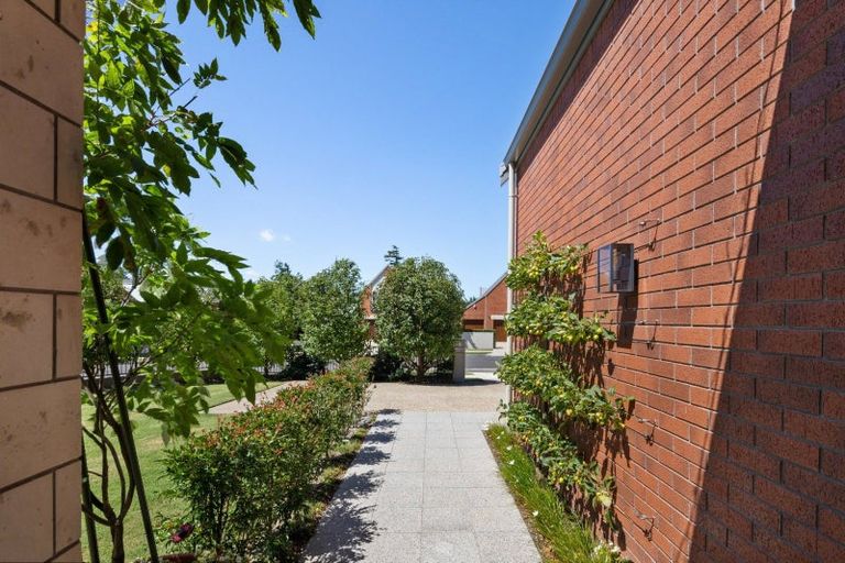 Photo of property in 1 Le Quesnoy Place, Cambridge, 3434