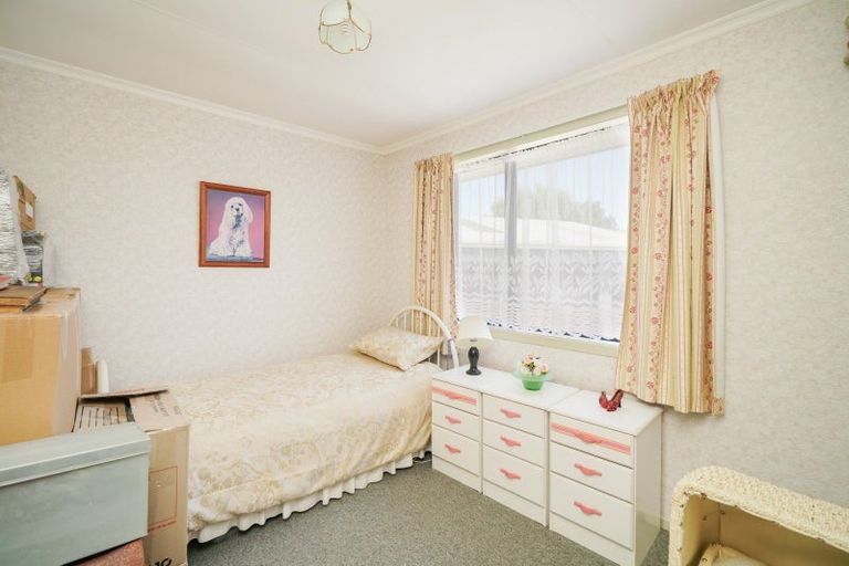 Photo of property in 42 Aloway Street, Wallacetown, 9816