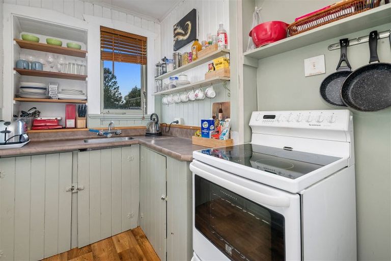 Photo of property in 11 John Road, Fairy Springs, Rotorua, 3015