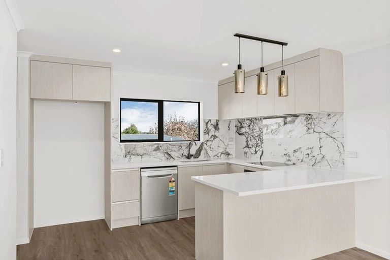 Photo of property in 10c White Road, Manurewa, Auckland, 2102