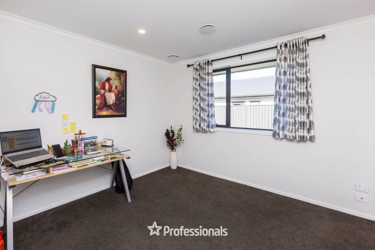 Photo of property in 33 Cynisca Crescent, Wallaceville, Upper Hutt, 5018