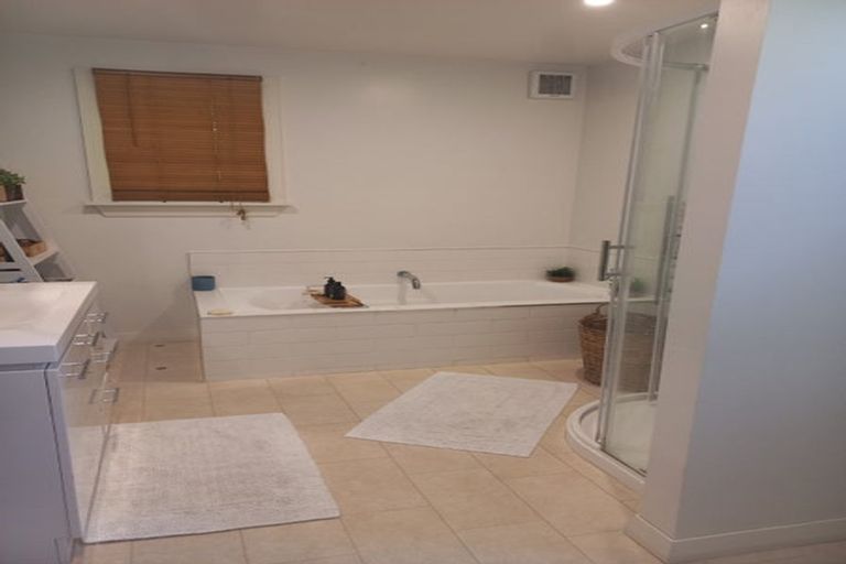 Photo of property in 88 Sandwich Road, Beckenham, Christchurch, 8023