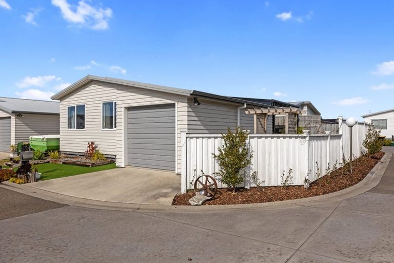 Photo of property in 11 Kamahi Crescent, Papamoa Beach, Papamoa, 3118