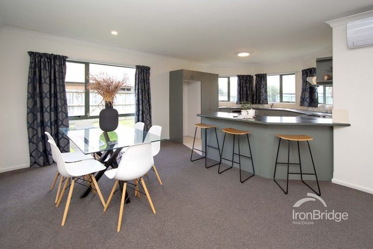 Photo of property in 8 Bottle Lake Drive, Parklands, Christchurch, 8083