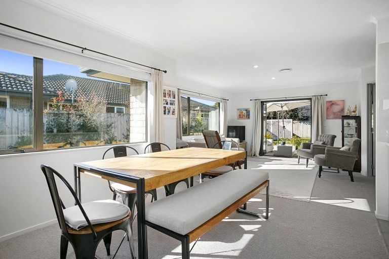 Photo of property in 14 Brancaster Place, Cambridge, 3434