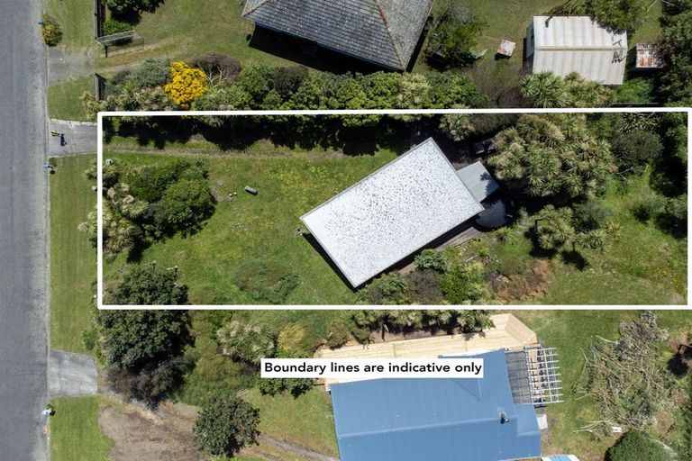 Photo of property in 42 Sarah Street, Waikawa Beach, Levin, 5573