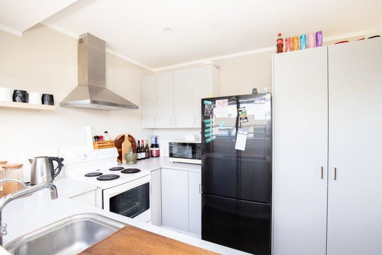 Photo of property in 28 Darlington Street, Ngatea, 3503