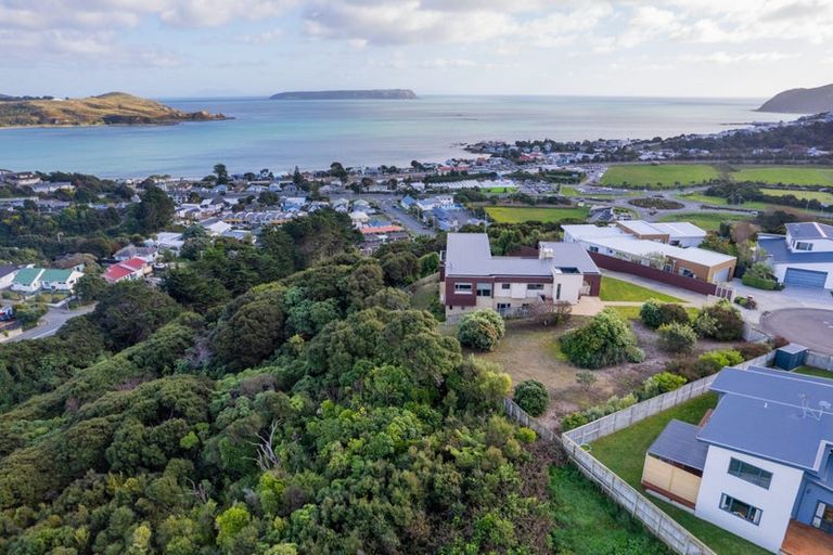 Photo of property in 7 Lily Close, Camborne, Porirua, 5026