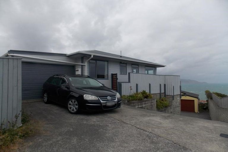 Photo of property in 62 Frobisher Street, Island Bay, Wellington, 6023