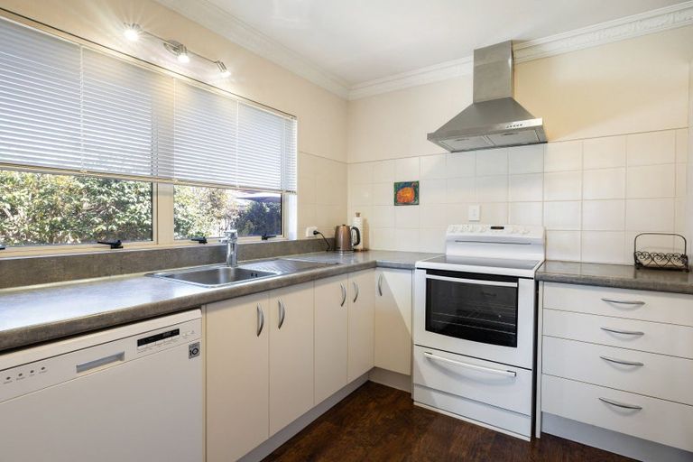 Photo of property in 32 Dixon Road, Fitzroy, Hamilton, 3206