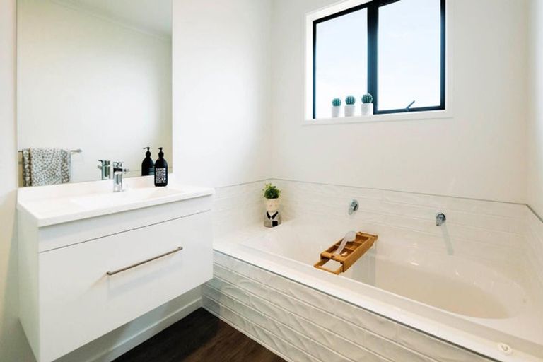 Photo of property in 5 Cascade Crescent, Tikipunga, 0112