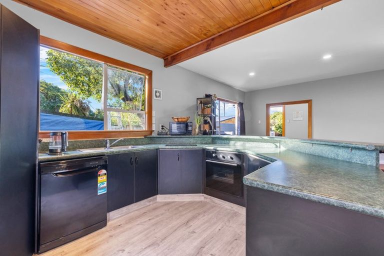 Photo of property in 19 Marine Parade, North New Brighton, Christchurch, 8083