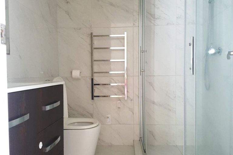 Photo of property in 254 Glamorgan Drive, Northcross, Auckland, 0630