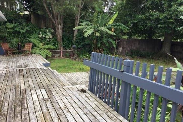 Photo of property in 54 Derwent Crescent, Titirangi, Auckland, 0604