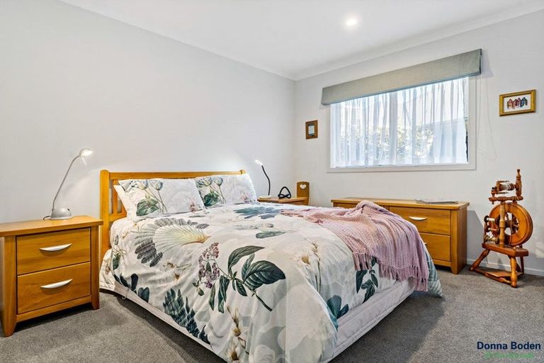 Photo of property in 9 Hogan Street, Pukekohe, 2120
