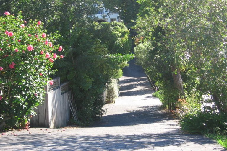 Photo of property in 3/718 Beach Road, Browns Bay, Auckland, 0630