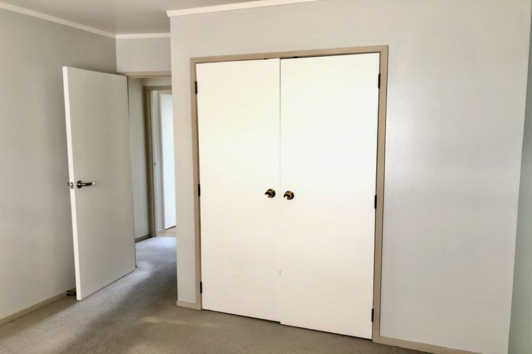 Photo of property in 2/4 Pine Street, New Lynn, Auckland, 0600