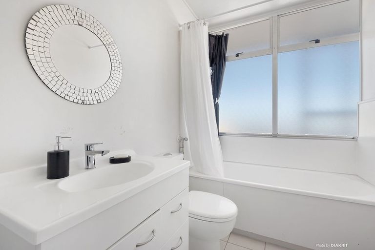 Photo of property in 23 Rangitane Street, Maupuia, Wellington, 6022