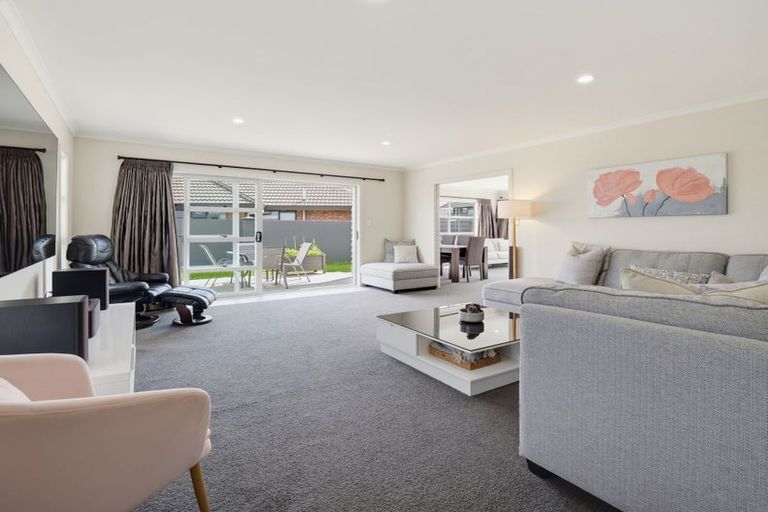 Photo of property in 9 Majestic Way, Kelvin Grove, Palmerston North, 4414