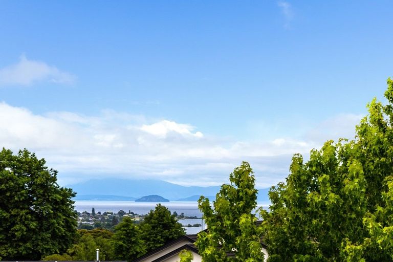 Photo of property in 6 Liston Avenue, Hilltop, Taupo, 3330