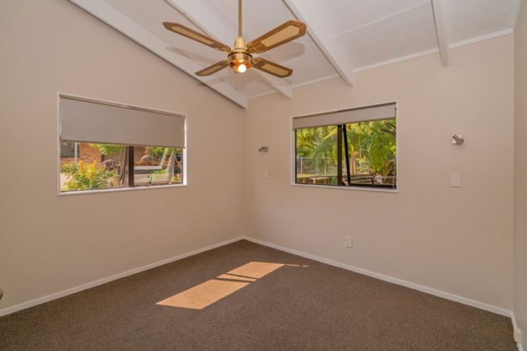 Photo of property in 4 Puriri Place, Whitianga, 3510