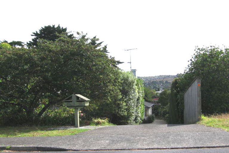 Photo of property in 2/15 William Souter Street, Forrest Hill, Auckland, 0620