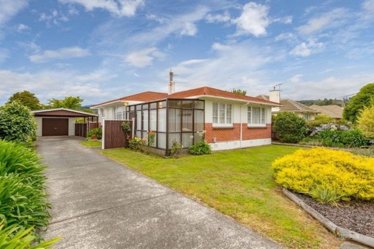 Photo of property in 16 Charles Street, Clouston Park, Upper Hutt, 5018