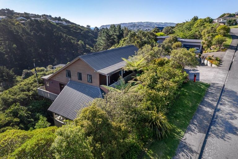 Photo of property in 72 Leeward Drive, Whitby, Porirua, 5024