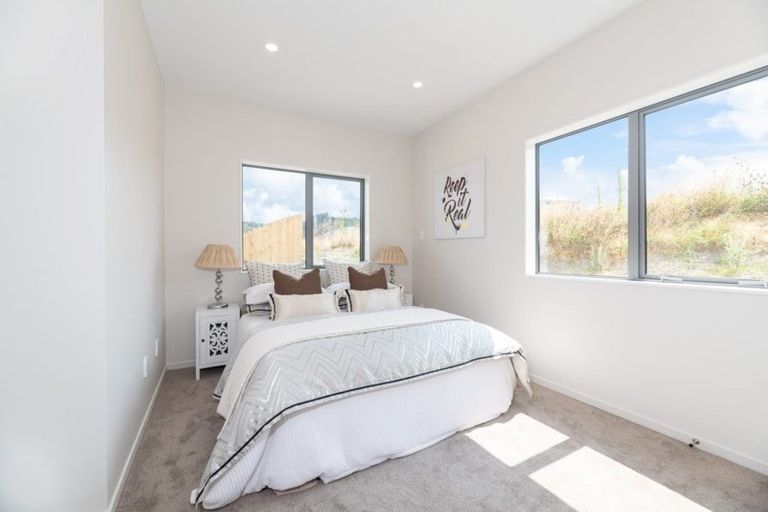 Photo of property in 1 Tarara Lane, Kumeu, 0810
