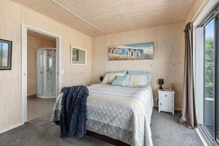 Photo of property in 18 Rochdale Road, Riversdale Beach, Masterton, 5872