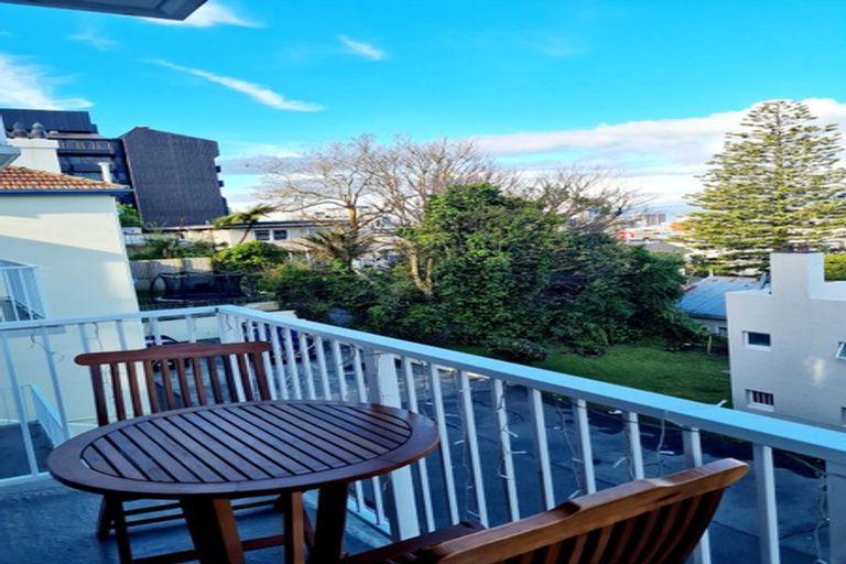 Photo of property in Elms Court Flats, 5/367 The Terrace, Te Aro, Wellington, 6011