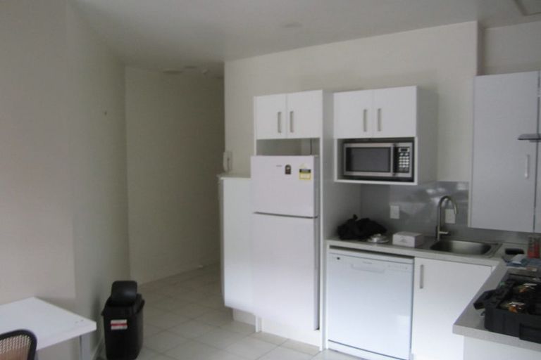 Photo of property in Terrace Tower Apartments, 1e/126 The Terrace, Wellington Central, Wellington, 6011