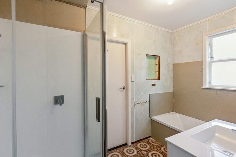 Photo of property in 30 Ngaio Road, Waikanae, 5036