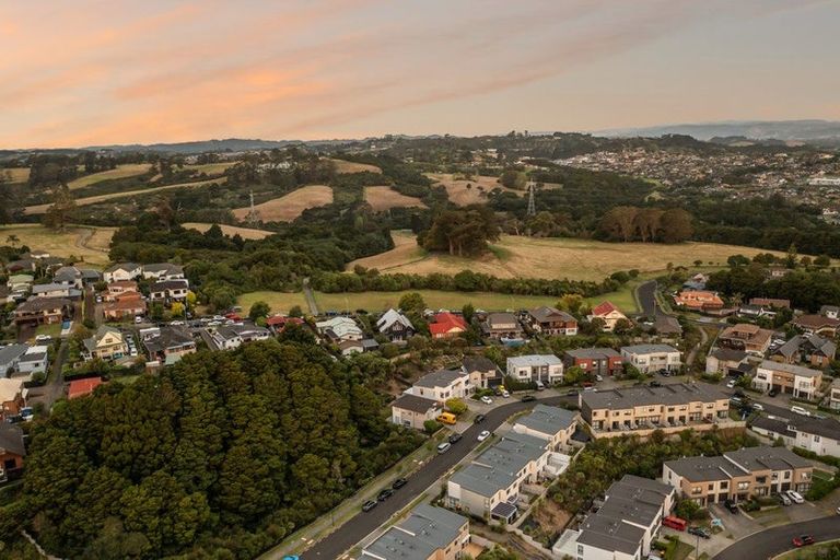 Photo of property in 38 Matairangi Avenue, Totara Heights, Auckland, 2105