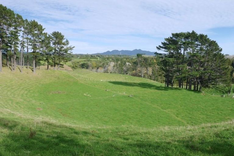 Photo of property in 890 Mangorei Road, Mangorei, New Plymouth, 4371