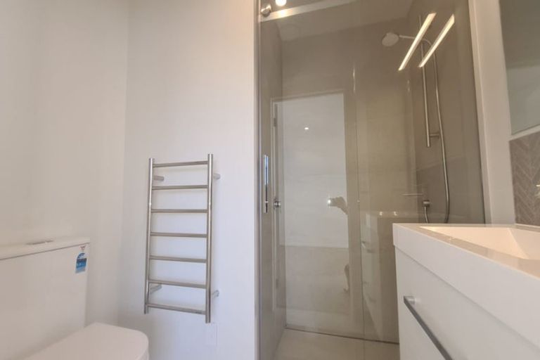 Photo of property in 2 Bee Lane, Whitby, Porirua, 5024