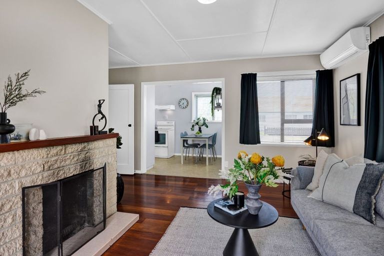 Photo of property in 15 Wrantage Street, Westown, New Plymouth, 4310