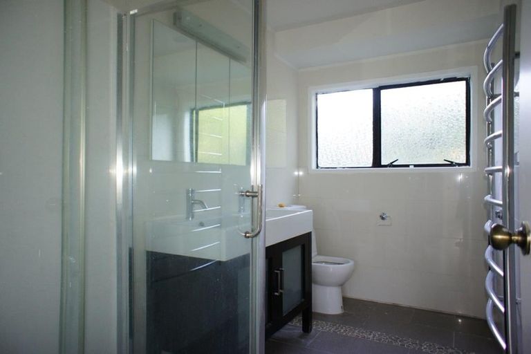 Photo of property in 3 Newport Place, Forrest Hill, Auckland, 0620